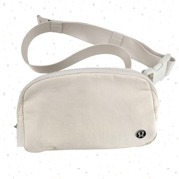 ebb lululemon bag lemon bunny Curated Bundle: Align Short & Everywhere Belt B Bag dimensions NWT Lululemon Everywhere Belt Bag